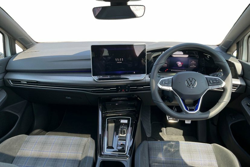 Volkswagen e-Golf 1.5 Tsi Ehybrid 19.7Kwh Match Hatchback Black #11