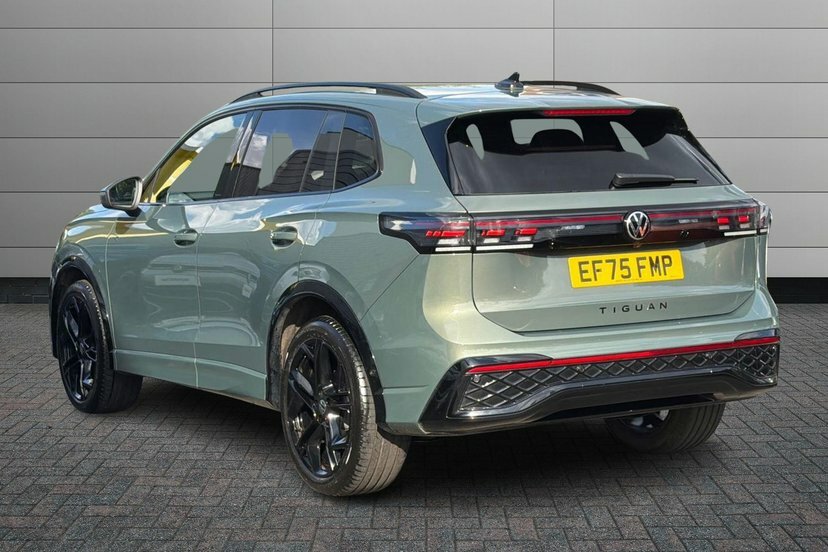 Volkswagen Tiguan 1.5 Etsi Mhev R-line Suv Hybrid Dsg 15 EF75FMP Green #3