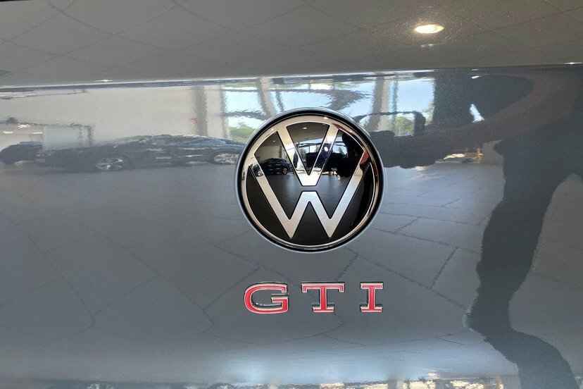 Volkswagen Golf 1.5 Etsi Mhev Black Edition Hatchback H RV26OCZ Red #16