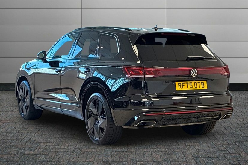 Volkswagen Touareg 3.0 V6 Tdi Final Edition Suv Tiptronic Black #3