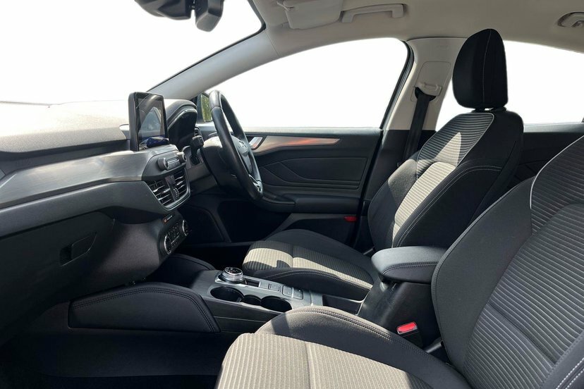 Ford Focus 1.0T Ecoboost Titanium Hatchback Silver #2