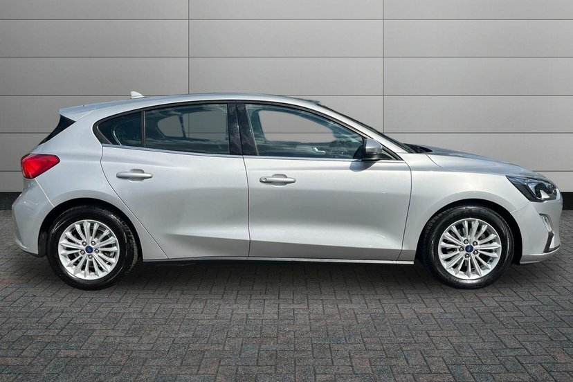 Ford Focus 1.0T Ecoboost Titanium Hatchback Silver #4