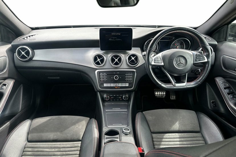 Mercedes-Benz GLA Class 1.6 Gla 180 Urban Edition 121 Bhp Black #7