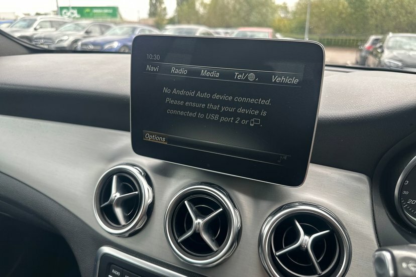 Mercedes-Benz GLA Class 1.6 Gla 180 Urban Edition 121 Bhp Black #13