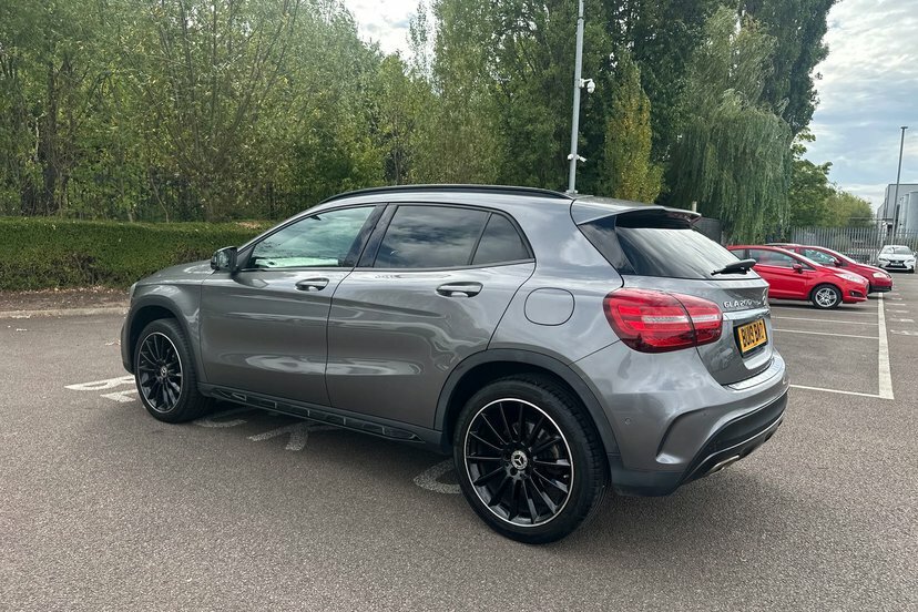 Mercedes-Benz GLA Class 1.6 Gla 180 Urban Edition 121 Bhp Black #45