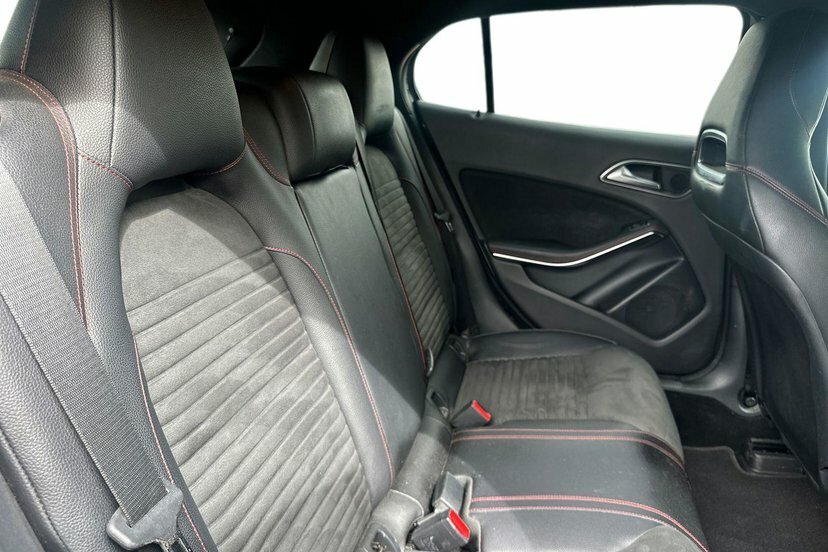Mercedes-Benz GLA Class 1.6 Gla 180 Urban Edition 121 Bhp Black #10