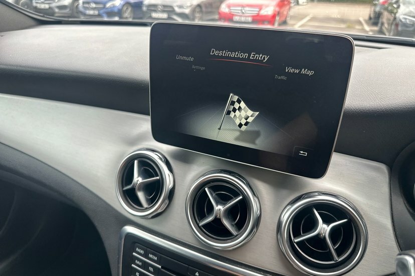 Mercedes-Benz GLA Class 1.6 Gla 180 Urban Edition 121 Bhp Black #16