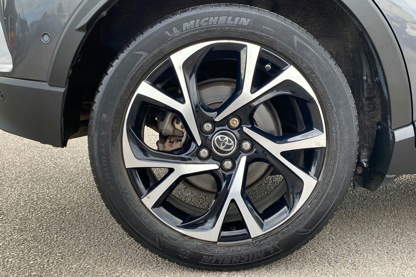 Toyota C-Hr C-hr-dynamic Hev Cvt Silver #21