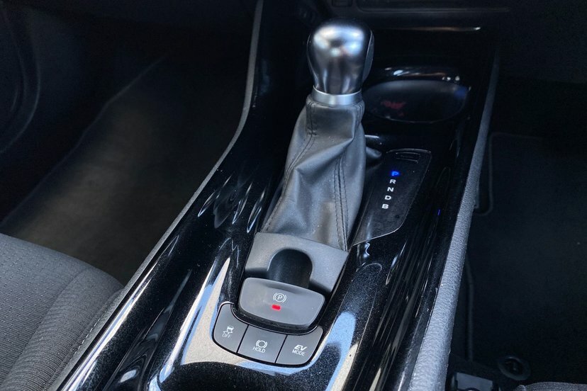 Toyota C-Hr C-hr-dynamic Hev Cvt Silver #37