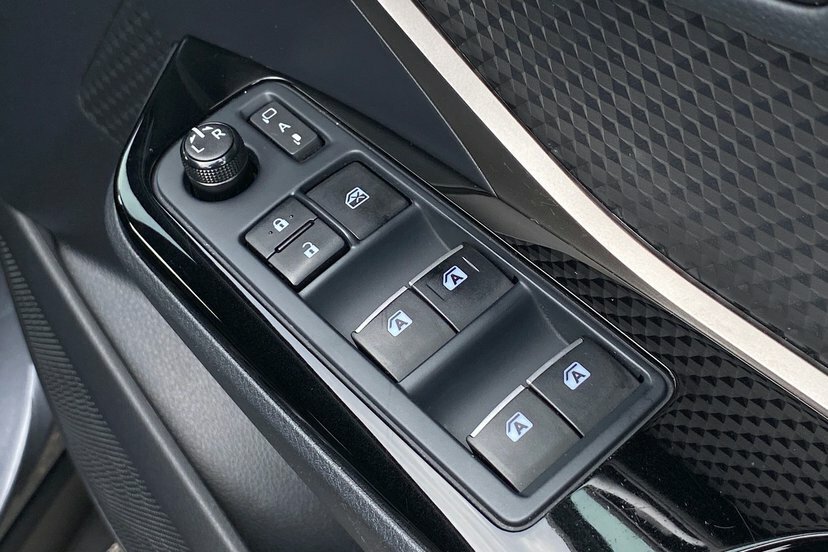 Toyota C-Hr C-hr-dynamic Hev Cvt Silver #31