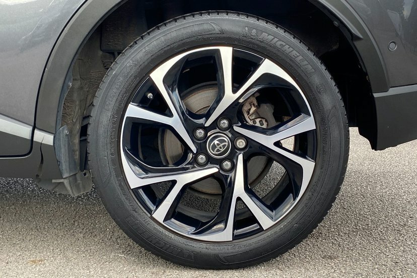 Toyota C-Hr C-hr-dynamic Hev Cvt Silver #22