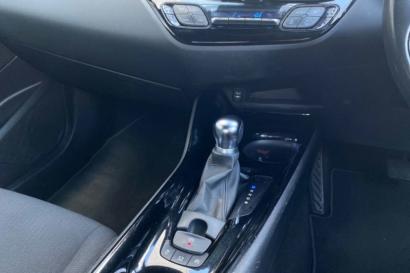 Toyota C-Hr C-hr-dynamic Hev Cvt Silver #36