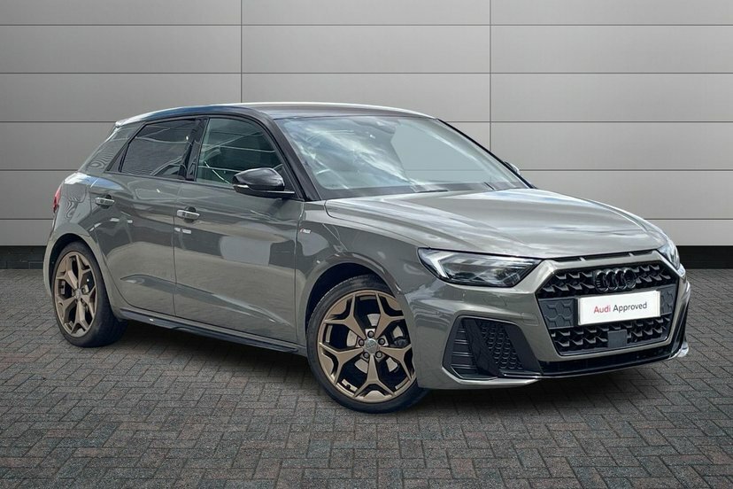 Audi A1 1.5 Tfsi 35 S Line Contrast Edition Sportback Yellow