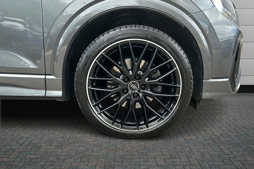 Audi Q2 1.5 Tfsi Cod 35 Black Edition Suv S Tro Grey #5