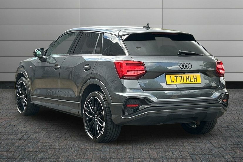 Audi Q2 1.5 Tfsi Cod 35 Black Edition Suv S Tro Grey #3