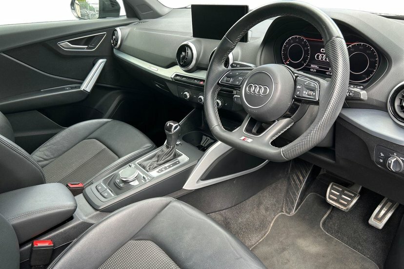 Audi Q2 1.5 Tfsi Cod 35 Black Edition Suv S Tro Grey #6