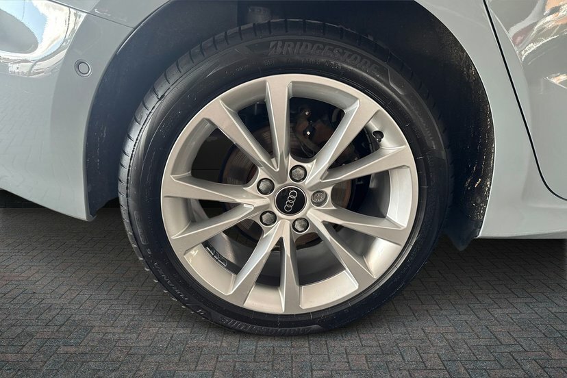 Audi A3 1.5 Tfsi 30 Sport Sportback S Tronic 1 LM25UHR Grey #5