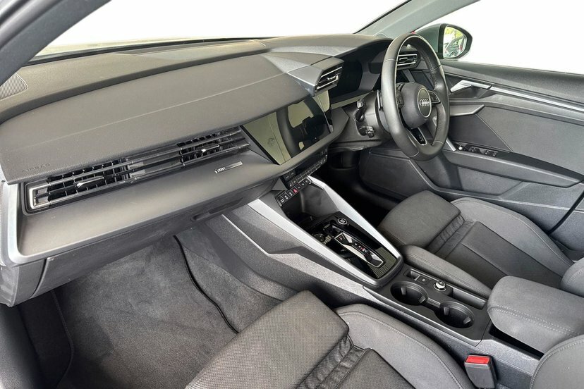 Audi A3 1.5 Tfsi 30 Sport Sportback S Tronic 1 LM25UHR Grey #2