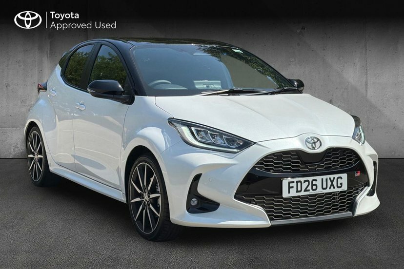 Toyota Yaris 1.5 Vvt-h Gr Sport E-cvt Black
