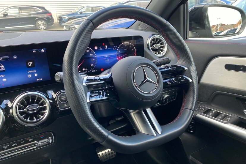 Mercedes-Benz GLA Class 2.0 Gla220d Amg Line Premium Suv 8G-d Black #61