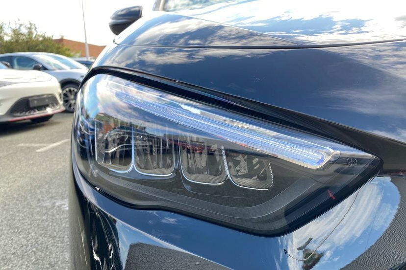 Mercedes-Benz GLA Class 2.0 Gla220d Amg Line Premium Suv 8G-d Black #13