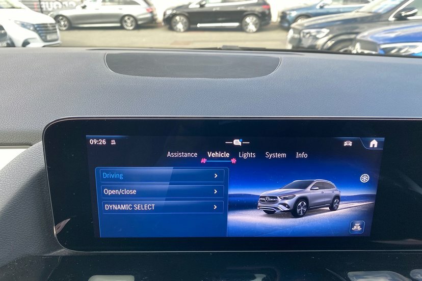 Mercedes-Benz GLA Class 2.0 Gla220d Amg Line Premium Suv 8G-d Black #46