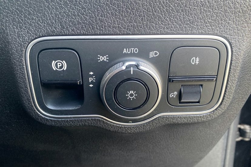 Mercedes-Benz GLB Class 200 Amg Line Premium 7G-tronic White #33