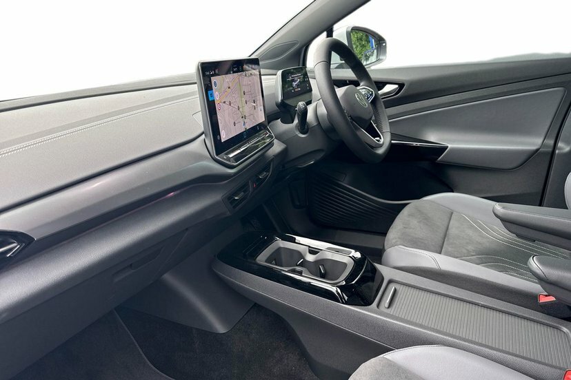 Volkswagen ID.5 Pure 52Kwh Match White #2