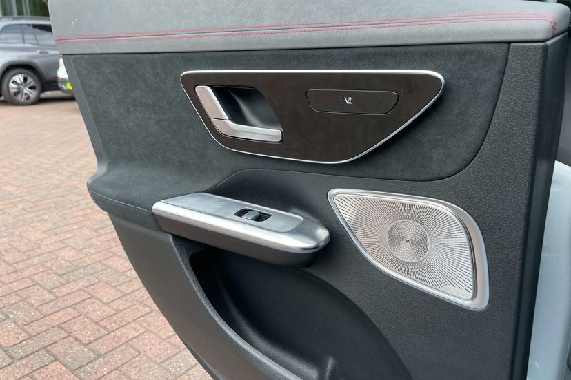 Mercedes-Benz EQE Eqe 300 Amg Line Premium Black #38