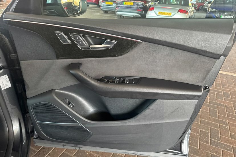 Audi Q8 Q8 55 Tfsi Quattro Black Edition Tiptronic Blue #25