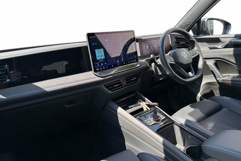 Volkswagen Tiguan 2.0 Tdi Black Edition Suv Dsg 150 Ps Black #2