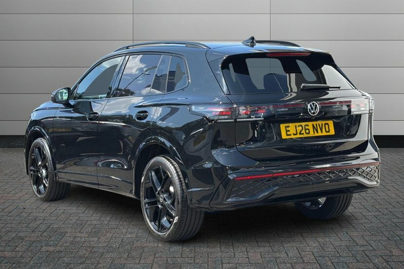 Volkswagen Tiguan 2.0 Tdi Black Edition Suv Dsg 150 Ps Black #3