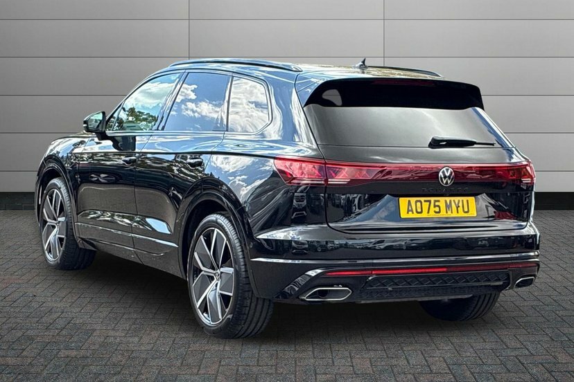 Volkswagen Touareg 3.0 Tdi V6 Black Edition Suv Tiptronic Black #3