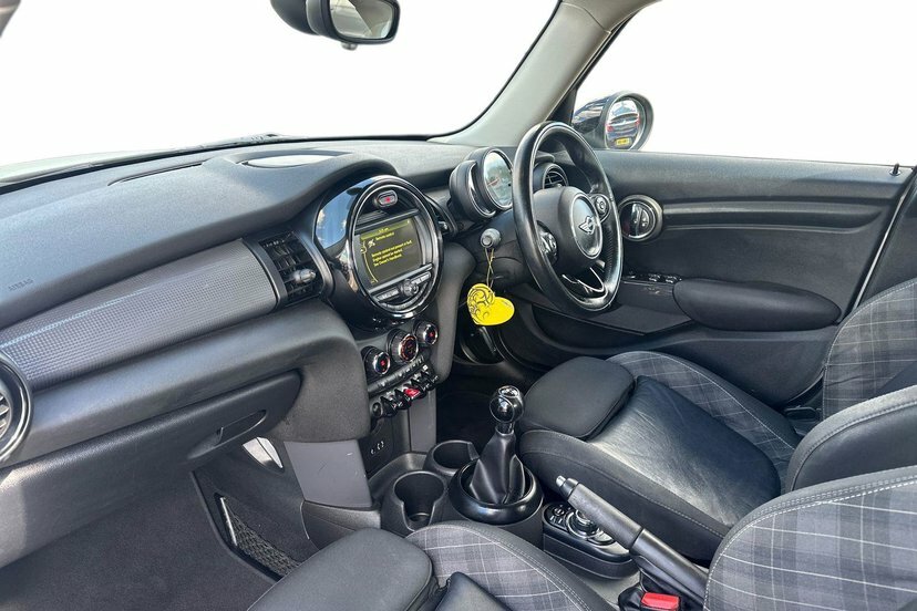 Mini Hatch 1.5 Cooper Hatchback 136 Ps White #2
