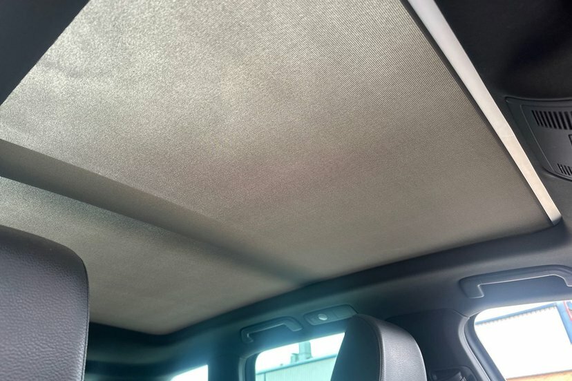 Volkswagen Touareg White #33