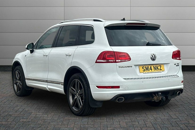 Volkswagen Touareg White #3