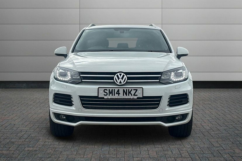 Volkswagen Touareg White #7