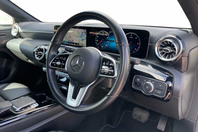 Mercedes-Benz A Class 1.5 A180d Sport Premium Hatchback 7G- White #5