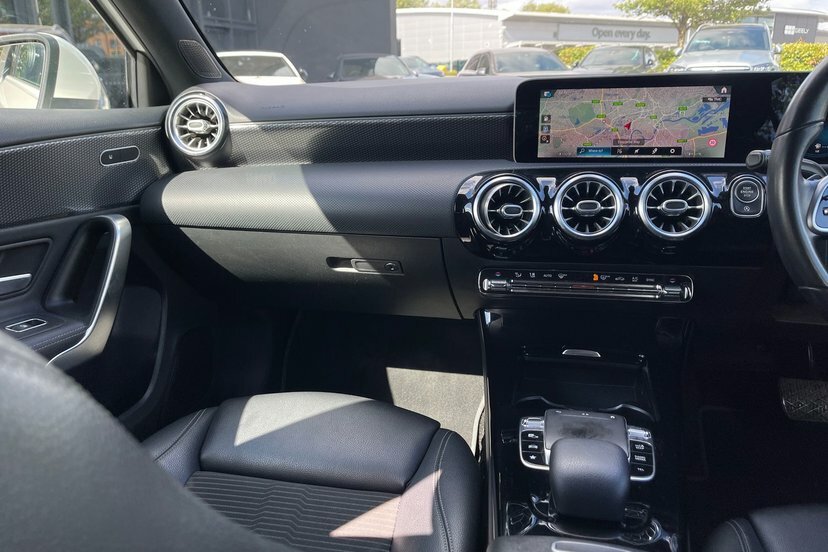 Mercedes-Benz A Class 1.5 A180d Sport Premium Hatchback 7G- White #31