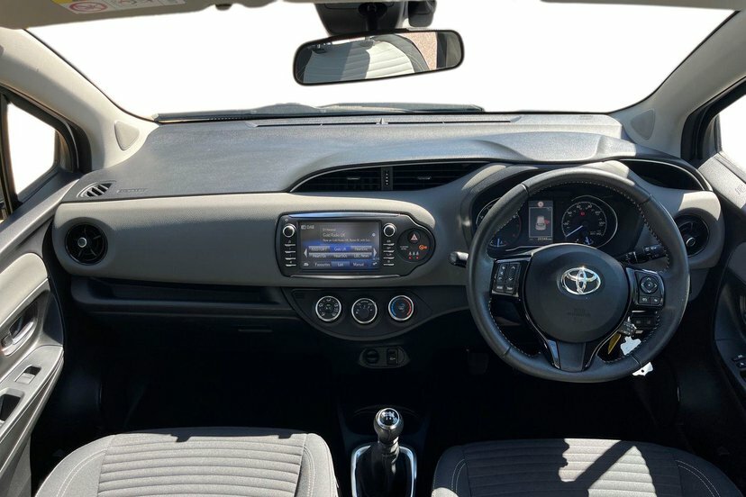 Toyota Yaris 1.5 Vvt-i Icon Hatchback 111 Ps Silver #5