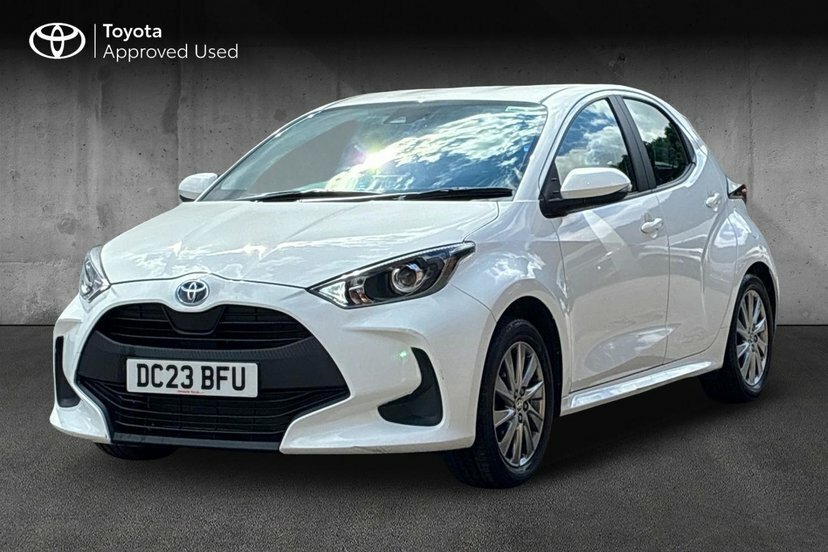 Toyota Yaris 1.5 Vvt-h Icon Hatchback Hybrid E-cvt White #3
