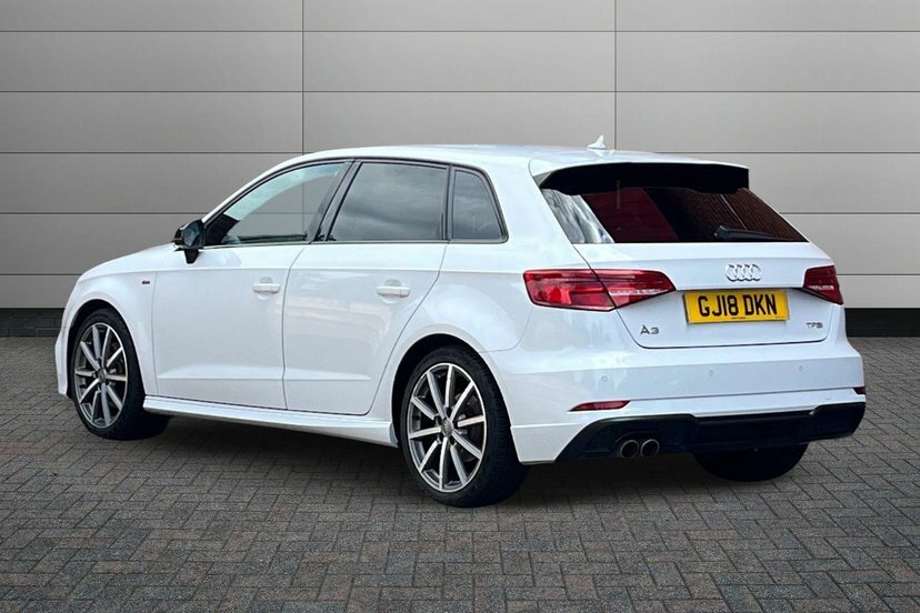Audi A3 2.0 Tfsi Black Edition Sportback White #3