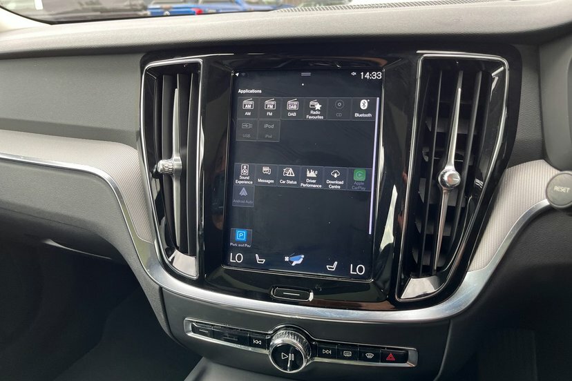Volvo V60 2.0 D3 Momentum Estate Grey #28