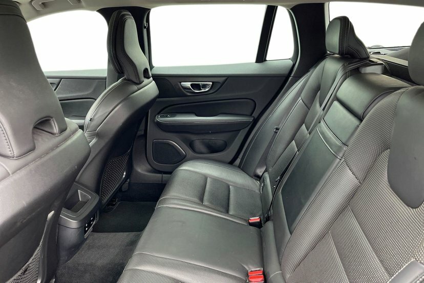 Volvo V60 2.0 D3 Momentum Estate Grey #10