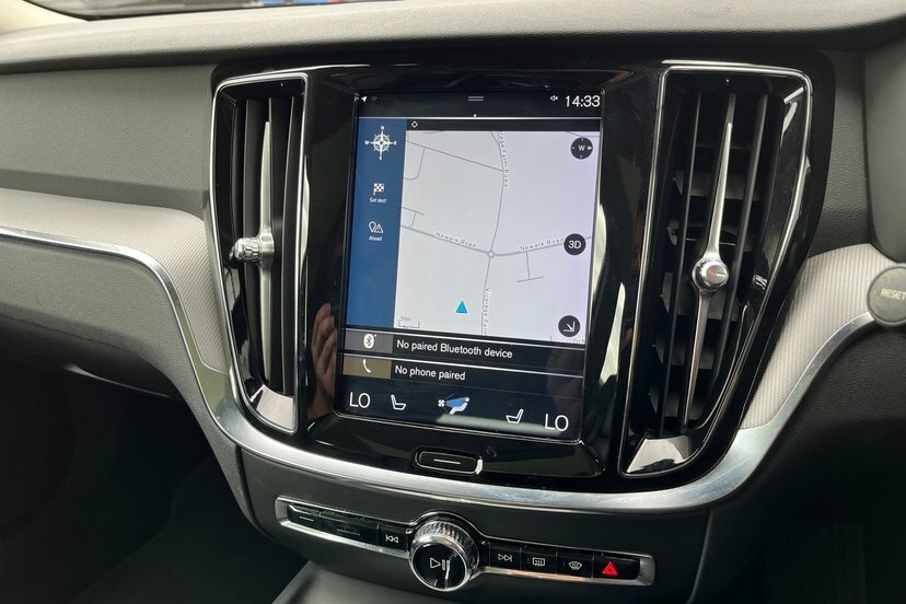 Volvo V60 2.0 D3 Momentum Estate Grey #26