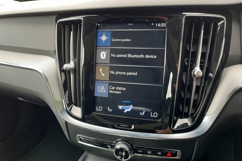 Volvo V60 2.0 D3 Momentum Estate Grey #25