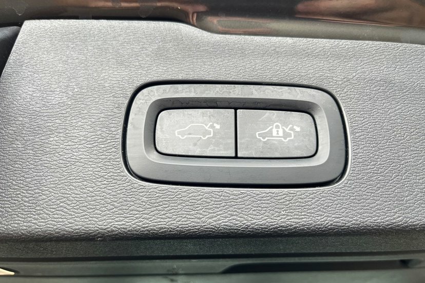 Volvo V60 2.0 D3 Momentum Estate Grey #13