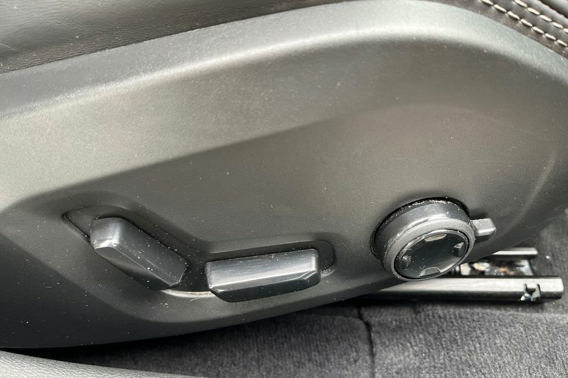 Volvo V60 2.0 D3 Momentum Estate Grey #15