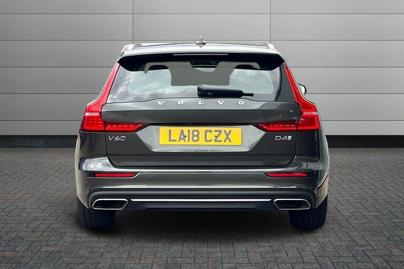 Volvo V60 2.0 D3 Momentum Estate Grey #12