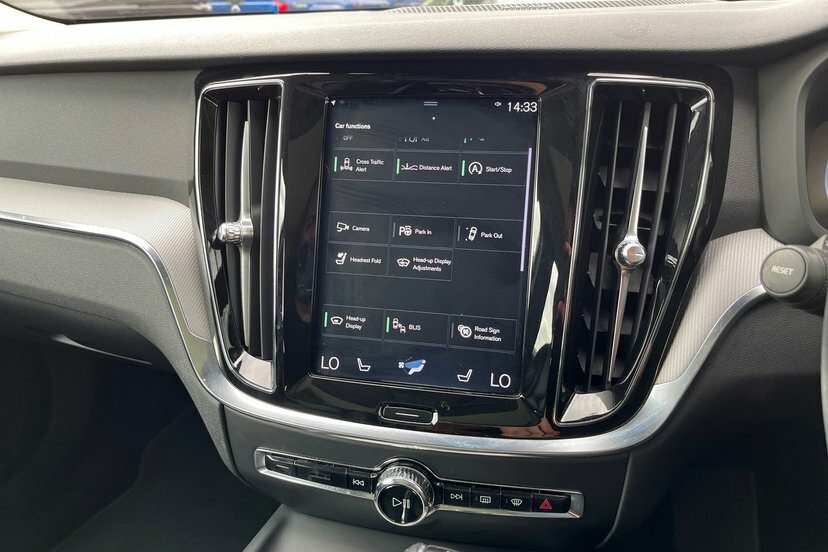 Volvo V60 2.0 D3 Momentum Estate Grey #27
